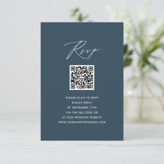 Blue Elegant Script Minimalistisch QR Wedding RSVP (Stehend Vorderseite)