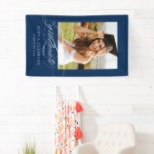 Blue Elegante Script Abschluss Foto Party Banner (Insitu)