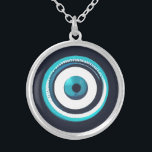 Blue Evil Eye Pendant Necklace - Griechischer Char Versilberte Kette<br><div class="desc">Schützen Sie sich vor negativer Energie und gewinnen Sie viel Glück mit dieser schönen silbernen bösen Augenhalskette. Das böse Auge ist in vielen Kulturen wie der Türkei, Griechenland und dem Nahen Osten ein Symbol des Schutzes und der Abwehr des Bösen. Man glaubt, dass das Tragen einer bösen Augenhalskette einen vor...</div>