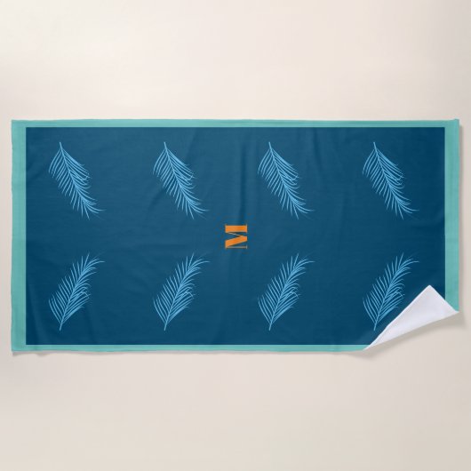 Blue Feather Pattern Monogram Personalisiert Summe Strandtuch (Vorderseite)