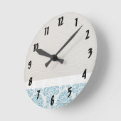 Blue Filigree Damask Monogram, Initial Wall Clock Runde Wanduhr (Winkel)