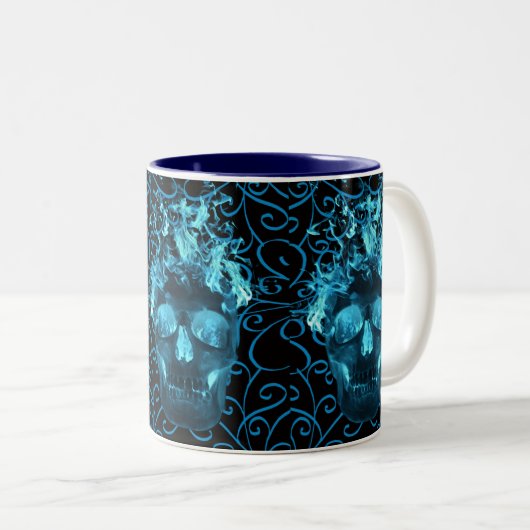 Blue Flame Skull-Tasse Zweifarbige Tasse (VorderseiteRechts)
