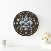Blue Fleur de Lys Wall Clock Große Wanduhr (Zuhause)