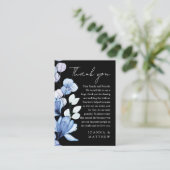 Blue Floral Black and White Wedding Vielen Dank Platzkarte (Stehend Vorderseite)