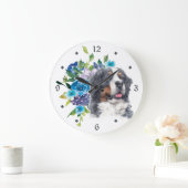Blue Floral Bouquet Bernese Mountain Dog Große Wanduhr (Zuhause)