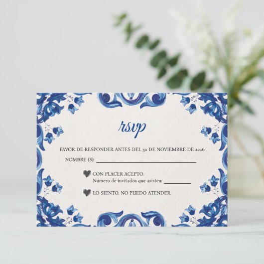 Blue Floral Elegant Fiesta Spanish Wedding RSVP Karte (Stehend Vorderseite)