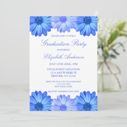 Blue Floral Graduation Party Einladung (Stehend Vorderseite)