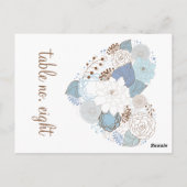 Blue Floral Herzkranz Tischnummer Postkarte (Rückseite)