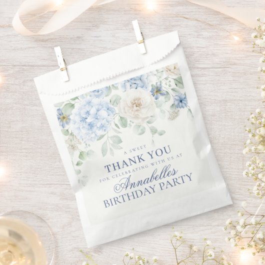 Blue Floral Hydrangea Botanical Birthday Dessert Geschenktütchen (Ausgeschnitten)