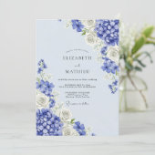 Blue Floral Hydrangea Romance Wedding Einladung (Stehend Vorderseite)