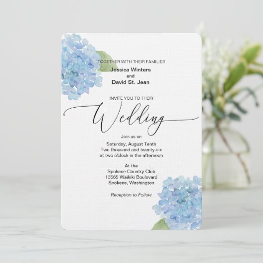 Blue Floral Hydrangea Wedding Einladung Design (Stehend Vorderseite)