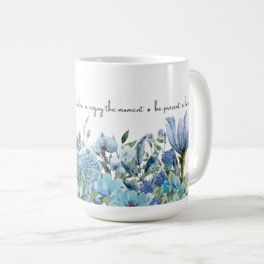 Blue Floral 'Mindful Blooms' Tasse (VorderseiteRechts)