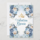 Blue Floral Quinceañera 15 Anos Gold Crown Glitzer Einladung (Rückseite)