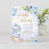 Blue Floral Tee Party Babydusche Einladung (Stehend Vorderseite)