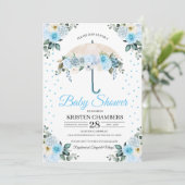 Blue Floral Umbrella Baby Dusche Einladung (Stehend Vorderseite)