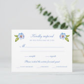 Blue Floral Wedding  RSVP Karte (Stehend Vorderseite)