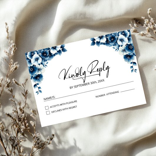 Blue Floral Wedding RSVP Karte