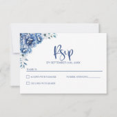 Blue Floral Wedding RSVP Karte (Vorderseite)