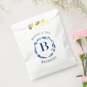 Blue Floral Wreath 'B' Monogram Fevor Bag Geschenktütchen (Versiegelt)
