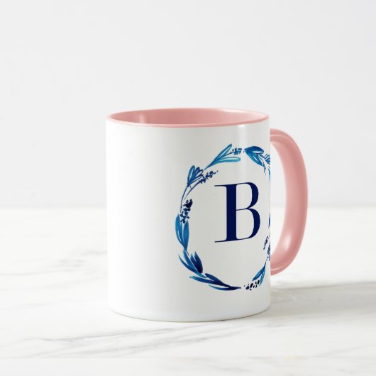 Blue Floral Wreath 'B' Tasse (VorderseiteRechts)