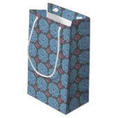 Blue Flower Mandala Kleine Geschenktüte (Rückseite Schrägansicht)