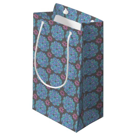 Blue Flower Mandala Kleine Geschenktüte (Vorderseite Schrägansicht)