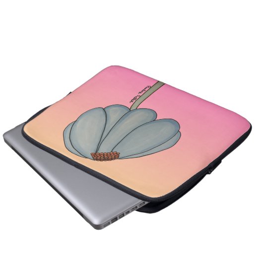 Blue Flower with pink background Laptopschutzhülle (Vorne Knopf)