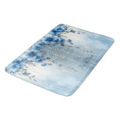 Blue Flowers and Pearls Bath Mat Badematte (Schrägansicht)