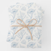 Blue flowers outline drawing in ink  geschenkpapier set (Beispiel)