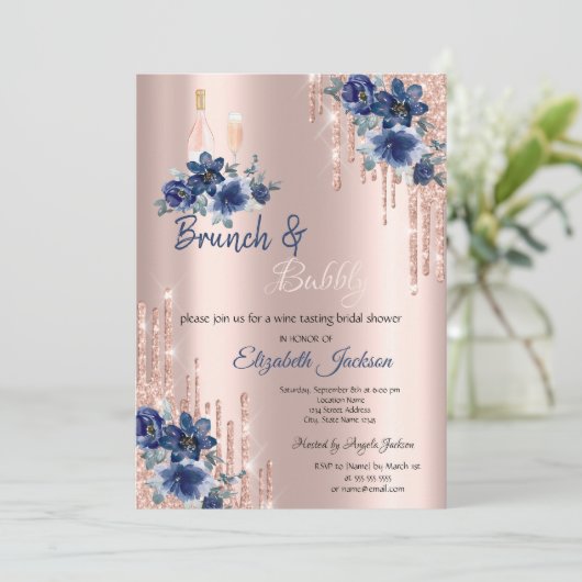 Blue Flowers Tropfen Brunch & Bubbly Brautparty Einladung (Stehend Vorderseite)
