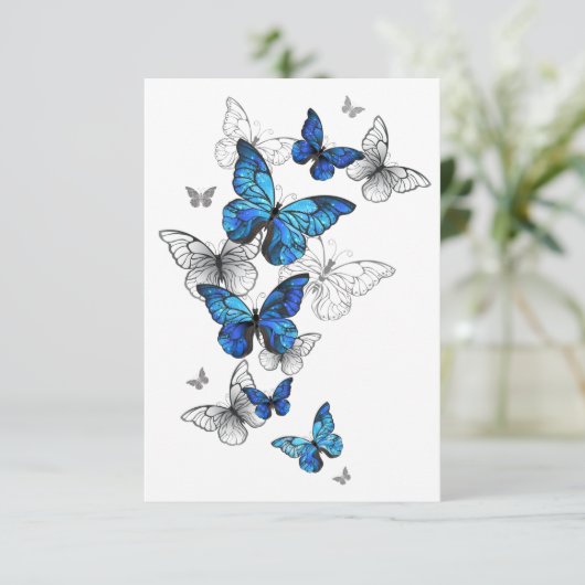 Blue Flying Butterflies Morpho RSVP Karte (Stehend Vorderseite)
