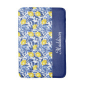 Blue French Country Lemon Pattern Monogram Name Badematte (Vorderseite Vertikal)