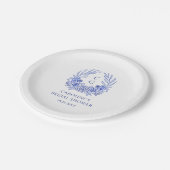 Blue French Floral Monogram Wreath Brautparty Pappteller (Schrägansicht)