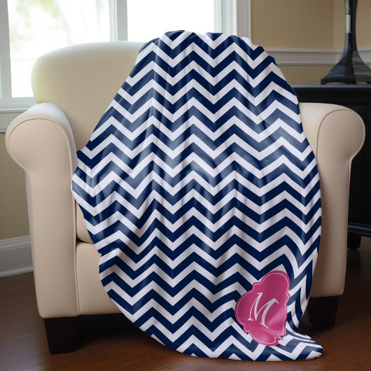 Blue & Fuschia Zigzag Muster Monogram Fleecedecke