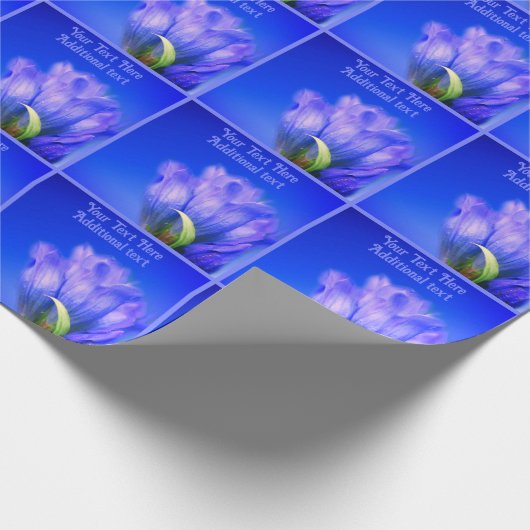 Blue Gentian Blume Nature Personalisiert Geschenkpapier (Ecke)