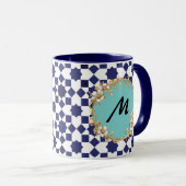 Blue Geometric Pattern Mug with Gold Floral Circle Tasse (VorderseiteRechts)