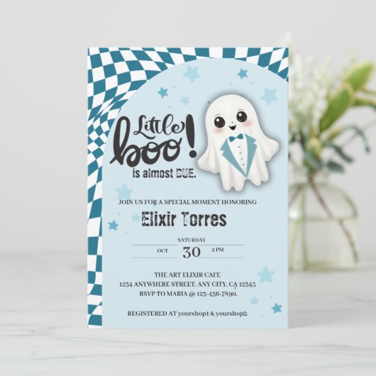 Blue Ghost Little Boo ist fast die richtige Baby D Einladung (Stehend Vorderseite)