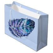 Blue Gift Bag mit Feder - individuell anpassbar Große Geschenktüte (Vorderseite Schrägansicht)
