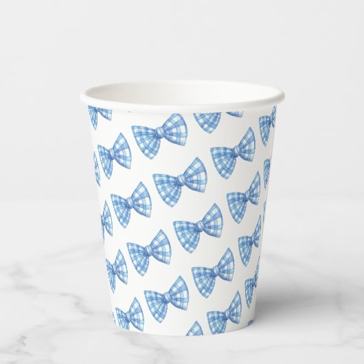 Blue Gingham Bow Krawatte Pattern Baby Dusche Pappbecher (Rückseite)