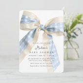 Blue Gingham Checks Bow Cute Baby Shower Einladung (Stehend Vorderseite)
