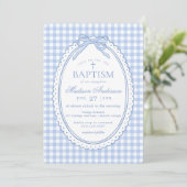Blue Gingham Coquette Bow Baptism Einladung (Stehend Vorderseite)