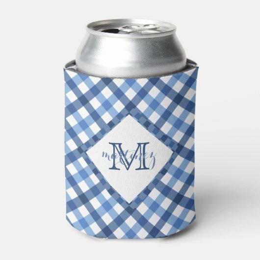Blue Gingham Diamond Monogram Name kann cooler sei Dosenkühler (Kanne Vorderseite)