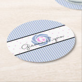 Blue Gingham Mit Monogramm Runder Pappuntersetzer (Angewinkelt)