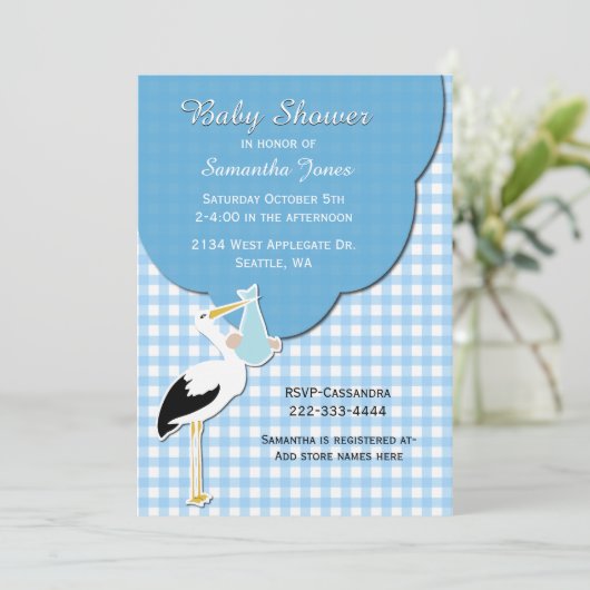 Blue Gingham mit Stork Baby Shower Einladung (Stehend Vorderseite)