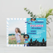 Blue Girls Superhero Kindergeburtstag Einladung (Stehend Vorderseite)