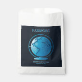 Blue Globe Passport Travel Baby Shower Geschenktütchen (Vorderseite)