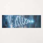 Blue Glowing Winter Night Christmas Tree Yogamatte (Vorderseite (Horizontal))