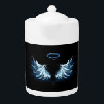 Blue Glows Angel Wings auf schwarzem Hintergrund<br><div class="desc">Helle,  künstlerische,  blaue Engelsflügel auf schwarzem Hintergrund. Engel Flügel.</div>
