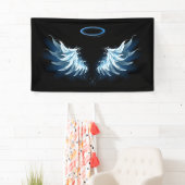 Blue Glows Angel Wings auf schwarzem Hintergrund Banner (Insitu)