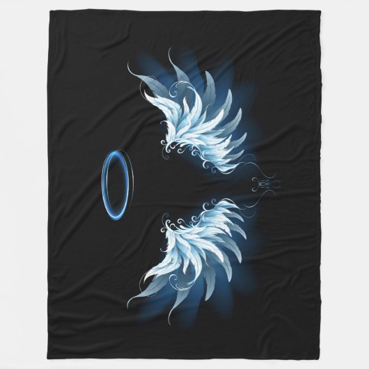Blue Glows Angel Wings auf schwarzem Hintergrund Fleecedecke (Vorderseite)